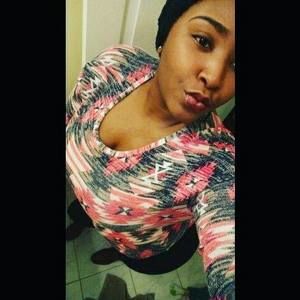 Meet your Posher, Yanna